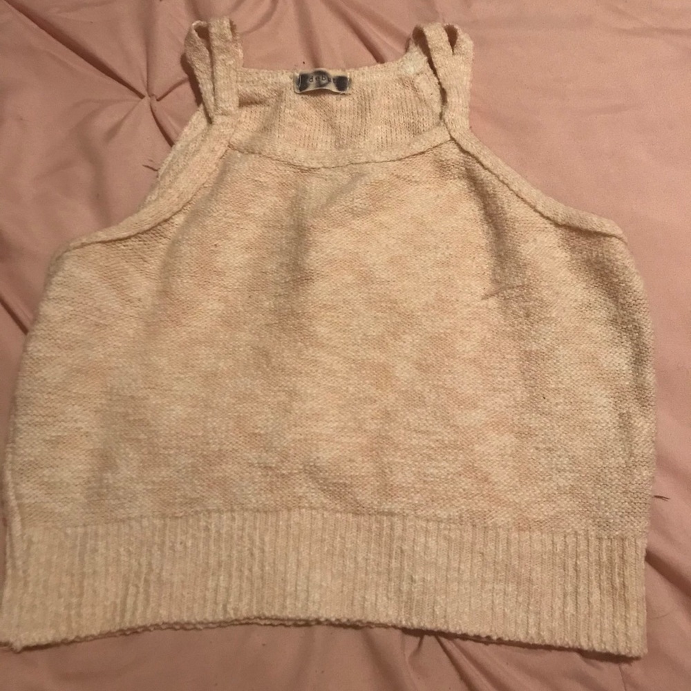 Pink knit crop top